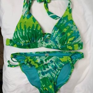 VGUC VS Swim padded green tie dye bikini